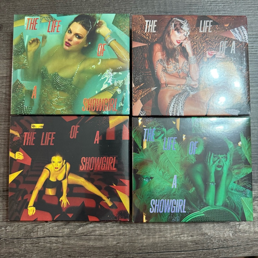 NIB Taylor Swift The Life of a Showgirl Limited Edition Deluxe CD Set w/Jewelry